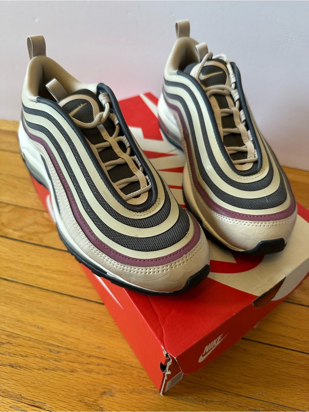 Nike Air Max 97 Ultra '17 SE Desert Sand/Violet. Women's 8.5.